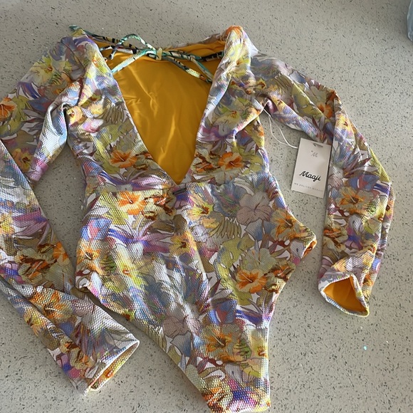 One piece swim suit - Picture 4 of 8